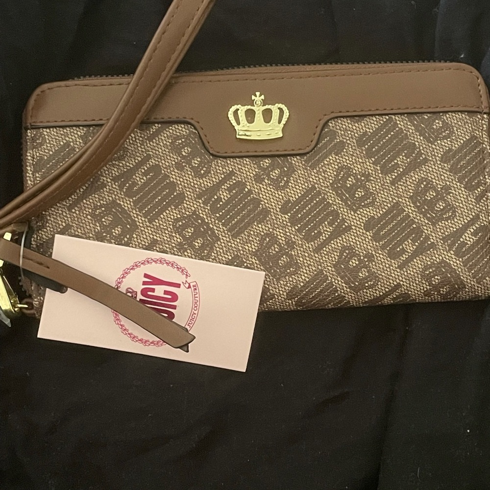 $45 NWT-Juicy Couture Logo Zip Around Wallet Purse Wristlet